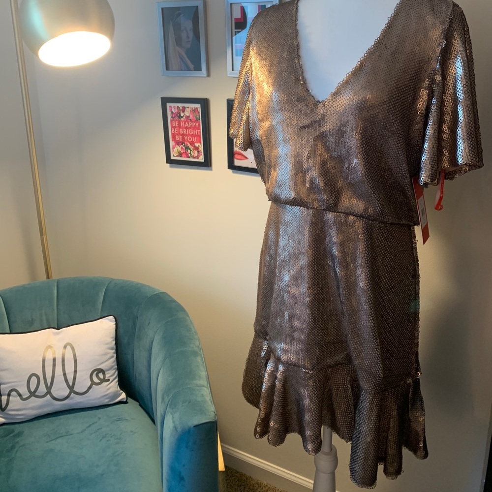 NWT-Never Worn Monique Lhuilier Gold Sequin Dress